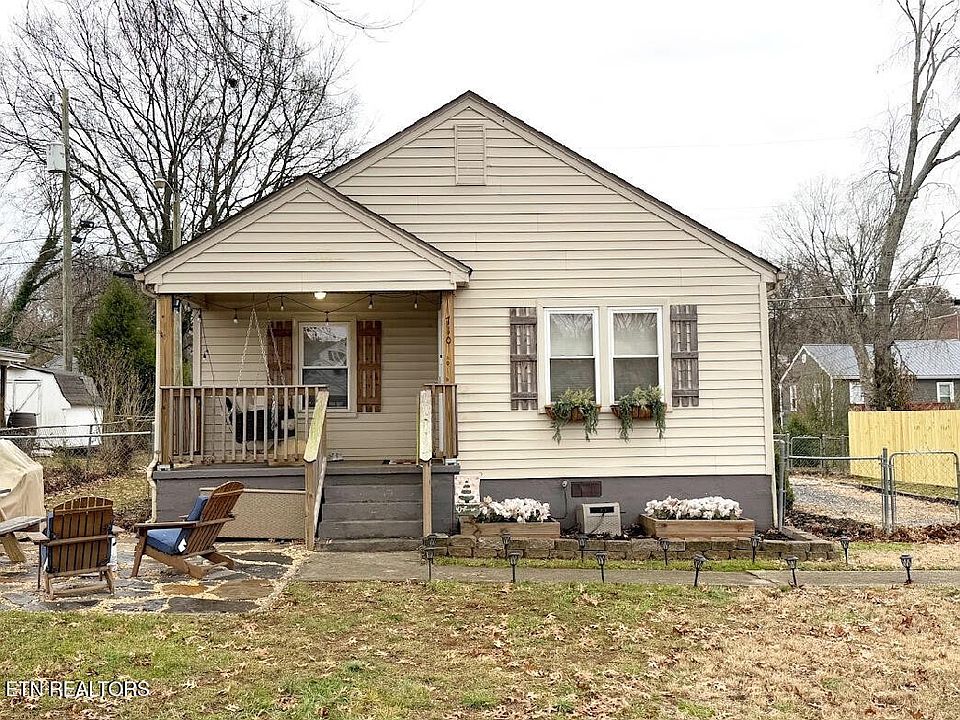 1st image of 710 E Quincy Ave