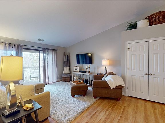 5th image of 3800 Rosemont Blvd APT 103H