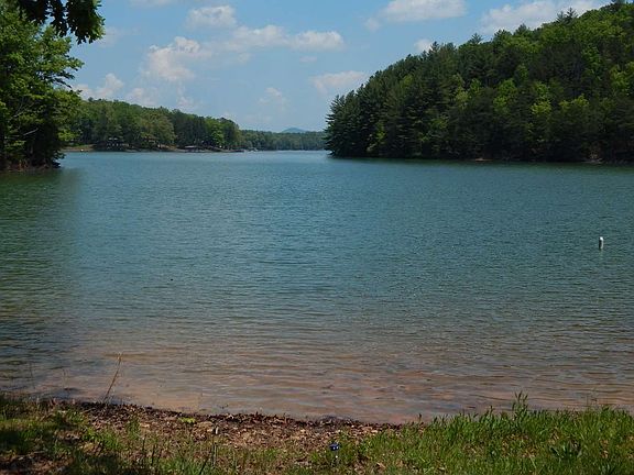 5th image of 36 Cozy Cove Trl