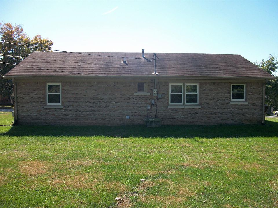 2nd image of 102 Stephens Dr