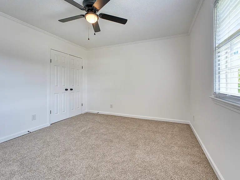 825 Fresno Dr — Photo 24