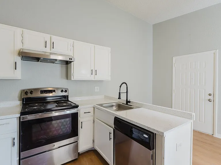 932 S Dearborn Way #18 — Photo 10