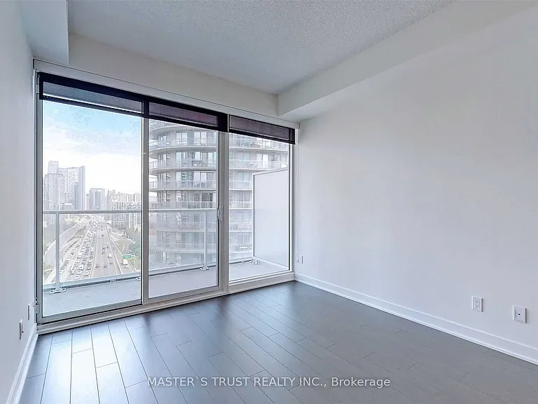 17 Bathurst St #2611 — Photo 3