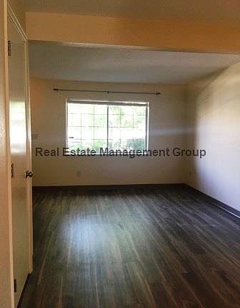 3rd image of 2803 Rockridge Ct APT 5