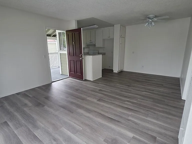 489 S Chatham Cir — Photo 3