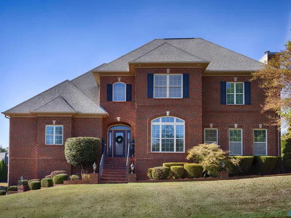 100 Huntfield Dr, Madison, AL 35758