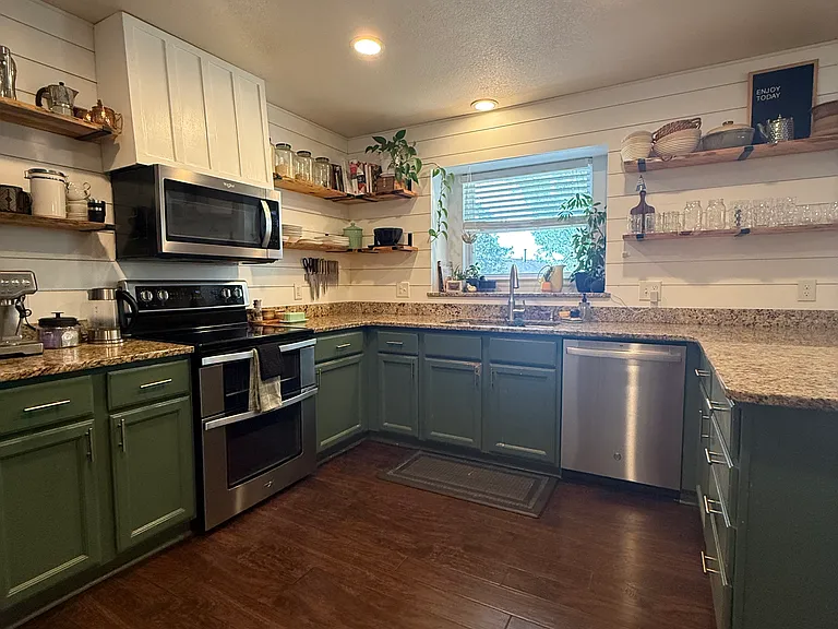 1567 Chesham Cir — Photo 11