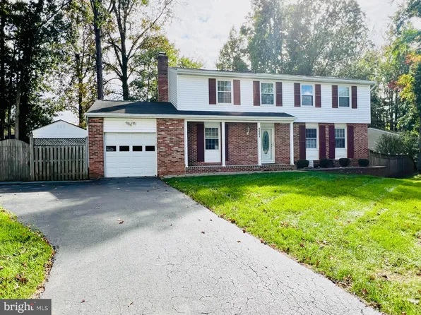 9001 Fox Lair Dr, Burke, VA 22015