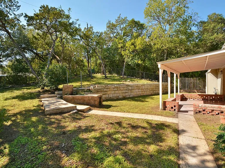 401 Cherry Hill Dr — Photo 14