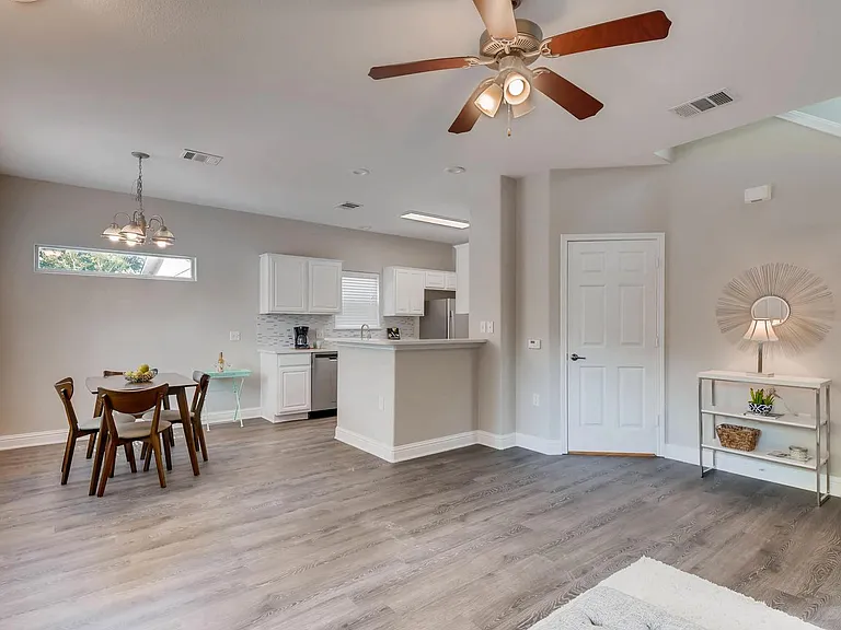 1116 Estes Ave #A — Photo 4