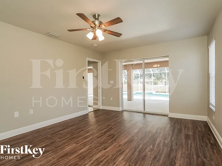 4129 Jacaranda Pkwy W — Photo 8