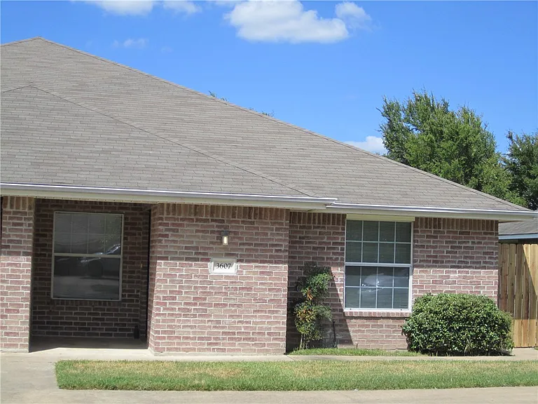 3607 Glenna Ct — Photo 2
