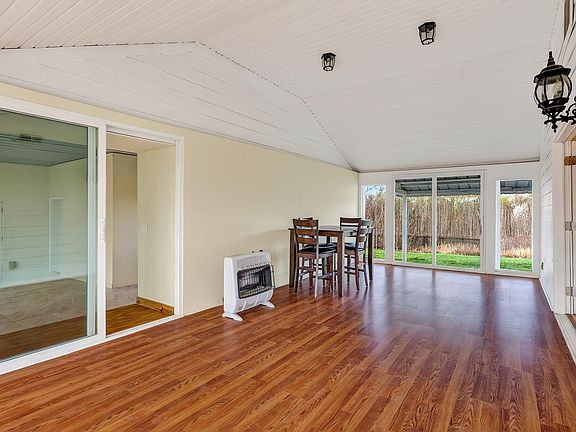 3rd image of 1410 College St