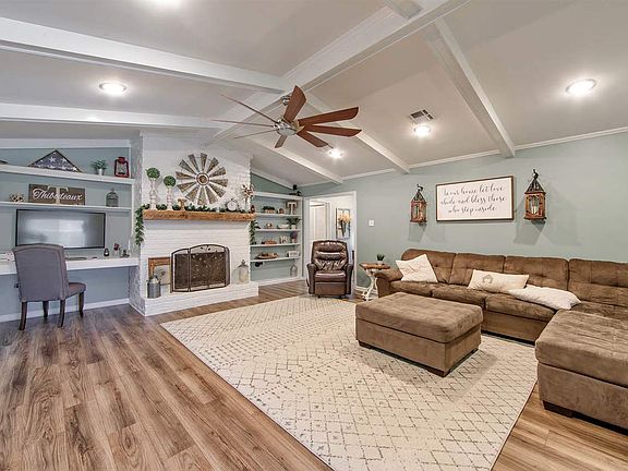 3rd image of 106 Aspen Dr