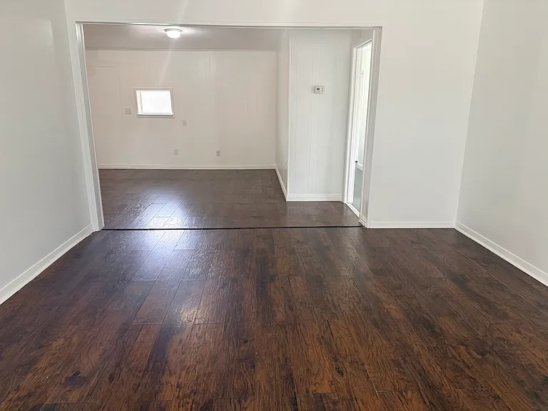 918 Roberts St — Photo 6