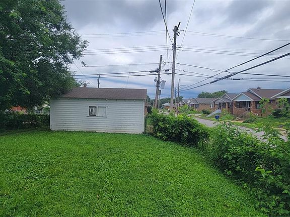 5th image of 4660 Ray Ave