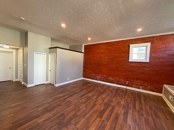 3rd image of 2082 W 95th St #3