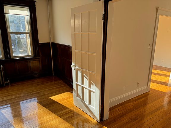 4th image of 81-87 Winchester St #B8f223223