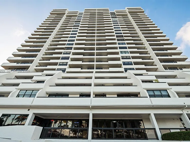 2555 Collins Ave #1002 — Photo 42