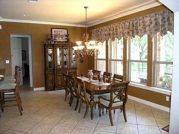4th image of 1506 Meadow Crest Ln