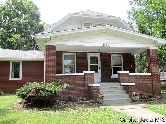 3rd image of 802 Warren St