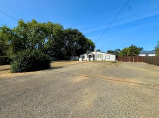 6845 Pinehurst St, Central Pt, OR 97502