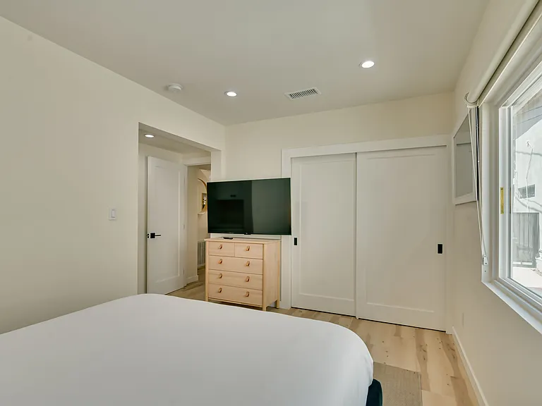 9042 Phyllis Ave #A — Photo 12