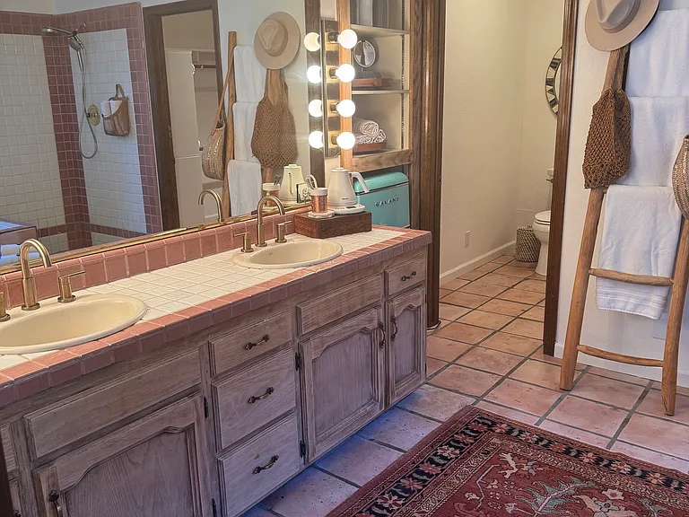4089 Sunset Ln — Photo 3