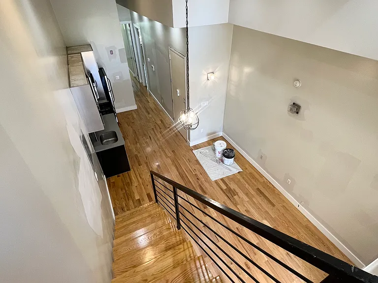 323 Melrose St #3F — Photo 6