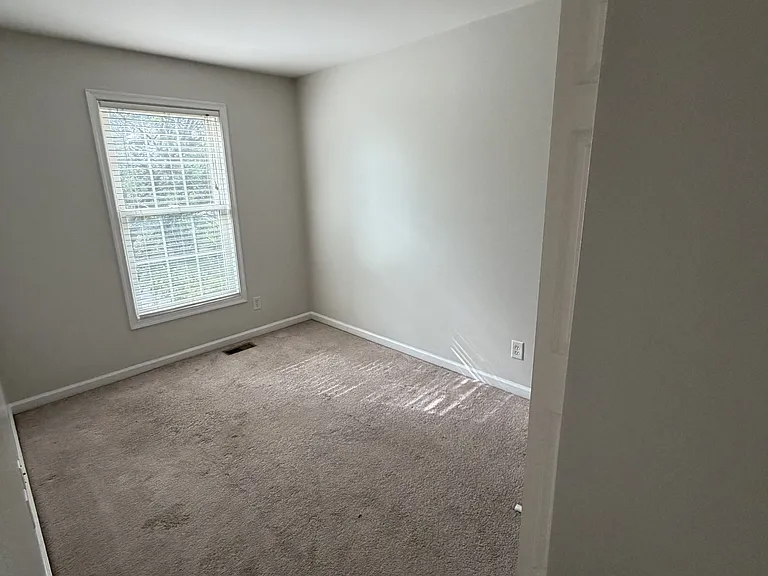 160 Lee St #1 — Photo 12