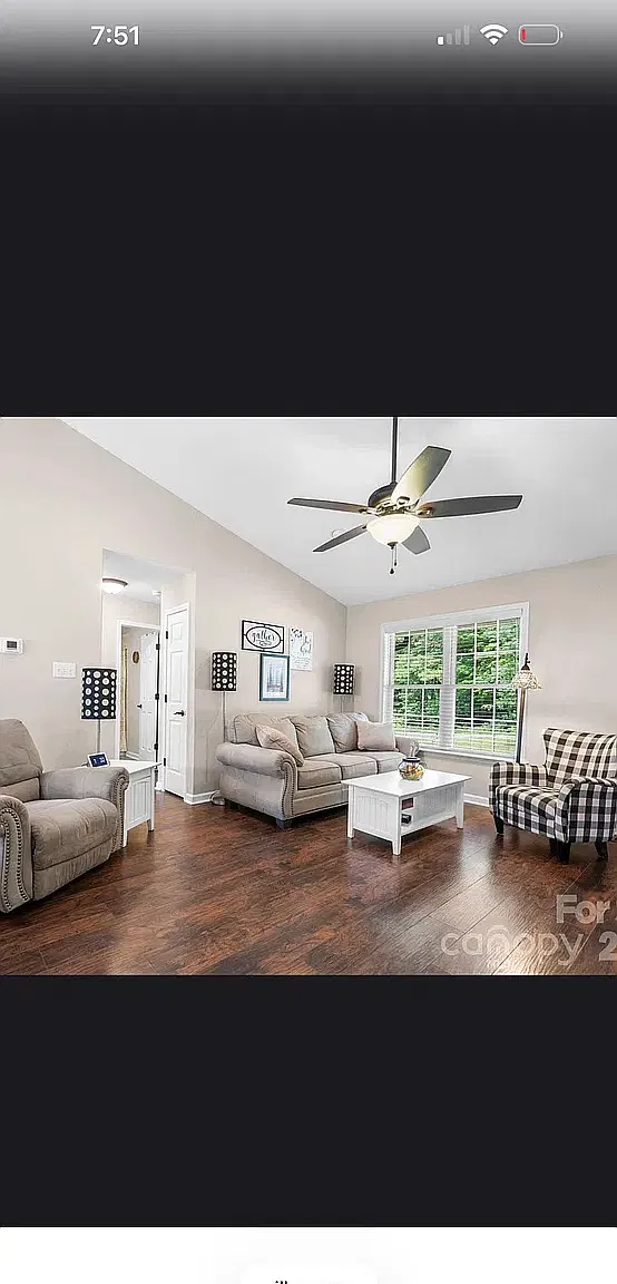 3 bed, 1269 sqft, $2,300 — Photo 3