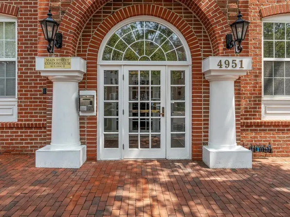 4951 Brenman Park Dr APT 115, Alexandria, VA 22304