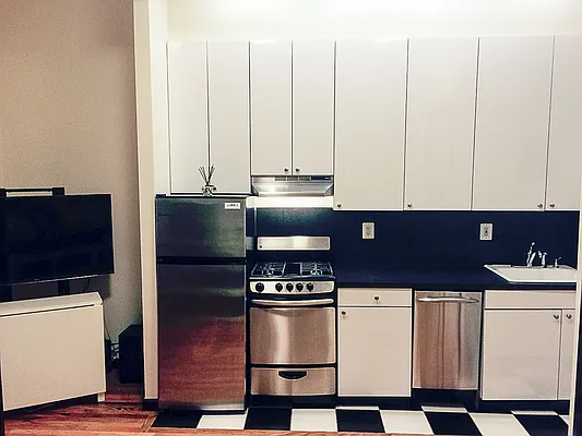 Rented by Francine Realty | media 9