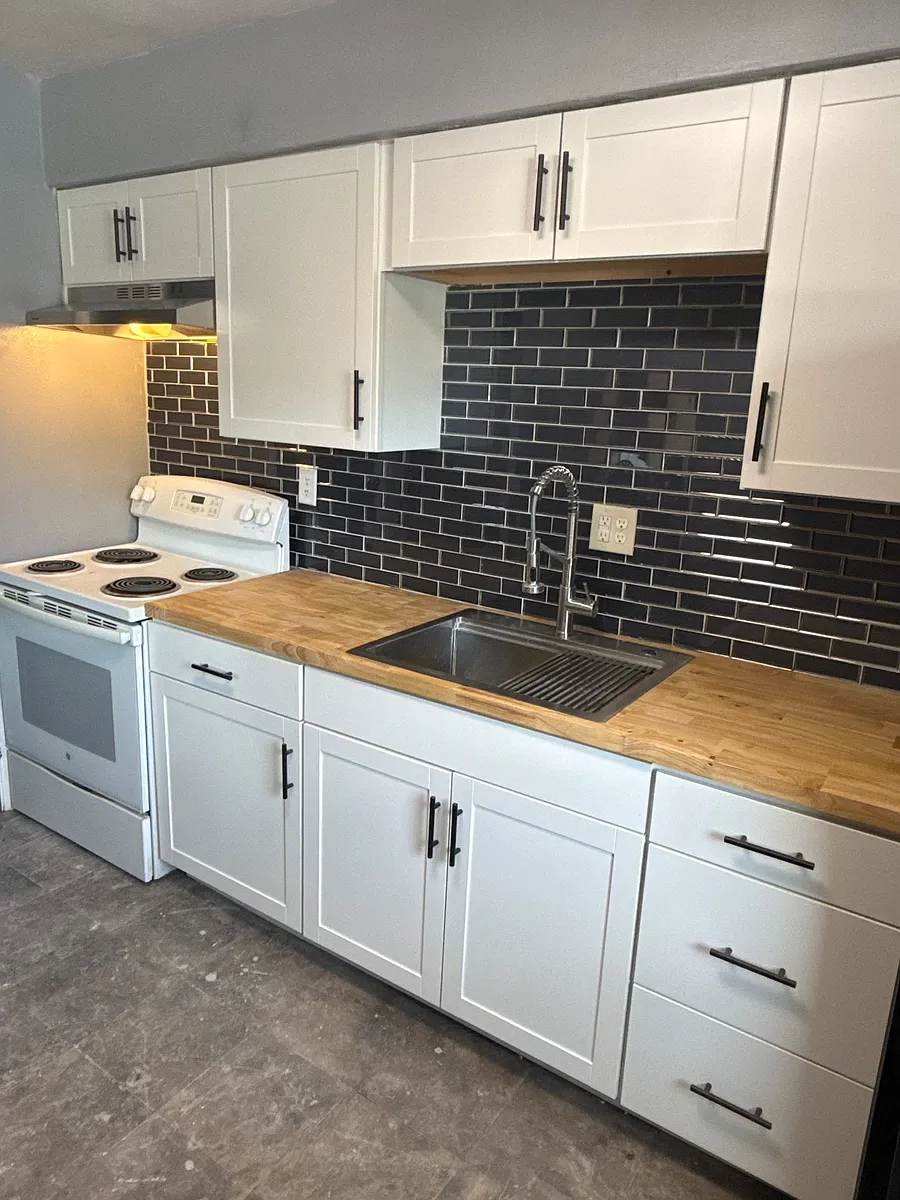 Building Photo - 4113 Crest Dr #1