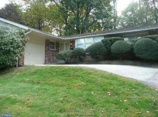 553 Oriole Ln, Dresher, PA 19025