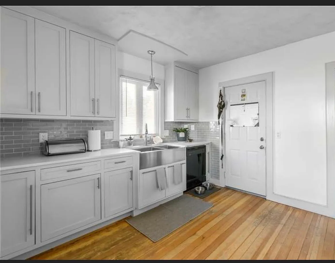 Building Photo - 21 Roland Ave #1