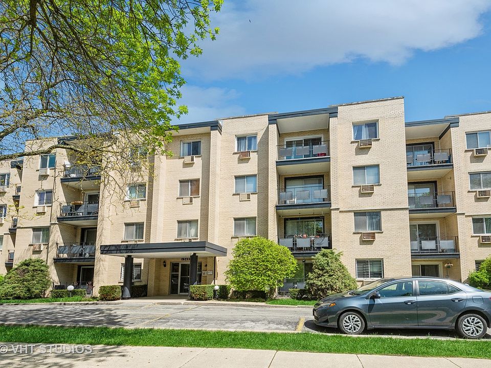 1st image of 1340 W Touhy Ave APT 403