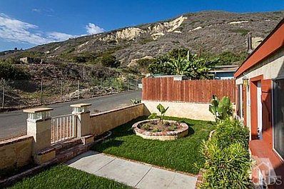 3rd image of 6822 Santa Barbara Ave