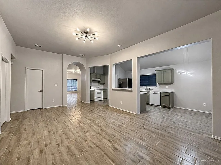 3406 Santa Inez St — Photo 14