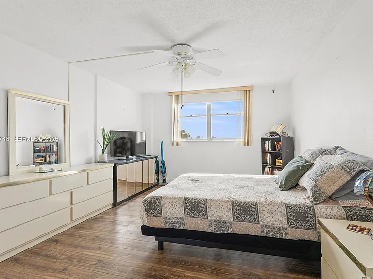 6900 Bay Dr #5C — Photo 15