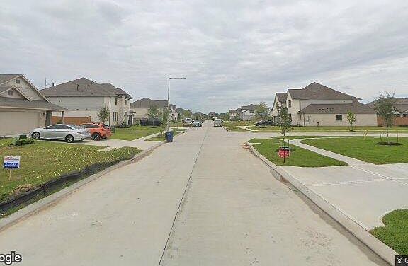 Exterior Neighborhood (street photo)