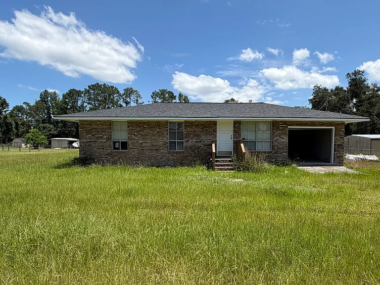 4965 Pikes Pond Rd — Photo 1