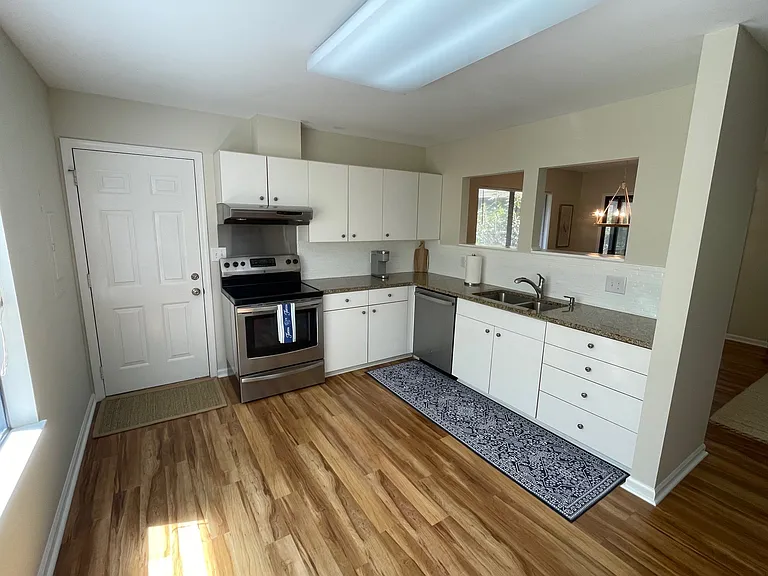 6 Sunflower Ct — Photo 10