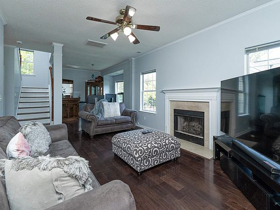 3rd image of 604 Ridge Trail Dr