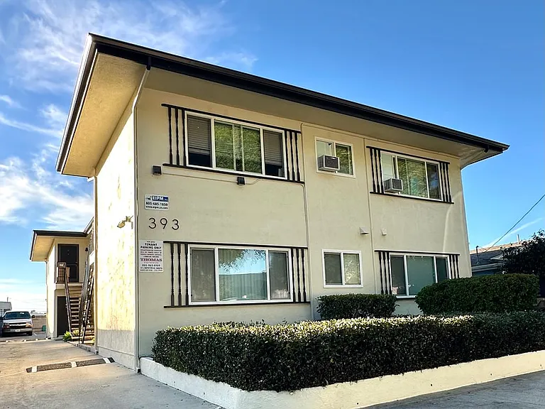 393 Magnolia Ave — Photo 2