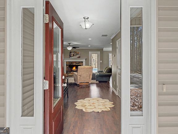 5th image of 878 Gary Summers Rd