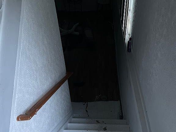 4th image of 328 Joslyn Ave