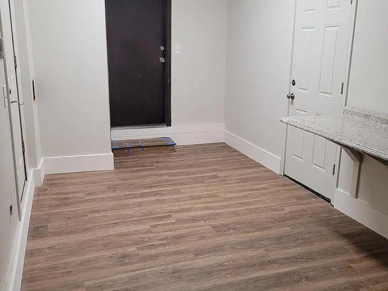 8605 Ambassador Rd — Photo 12