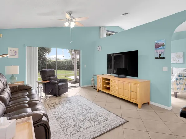 3566 Chesapeake Circle, Boynton Beach, FL 33436