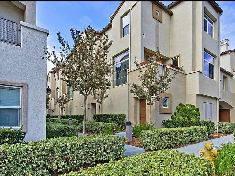 411 Almond Rd — Photo 1